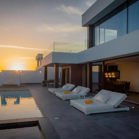 7 Bedroom - By Apricus Holidays וילה אדחה
