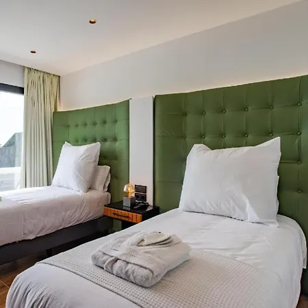 7 Bedroom - By Apricus Holidays וילה אדחה